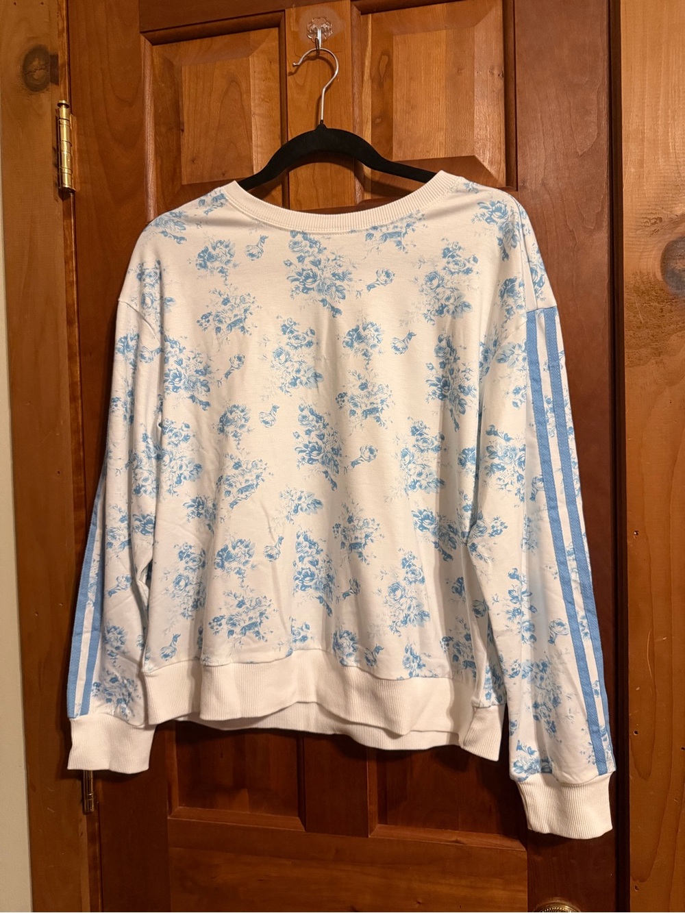 Women’s Blue Floral Crewneck Sweatshirt and Shorts Lounge Set.